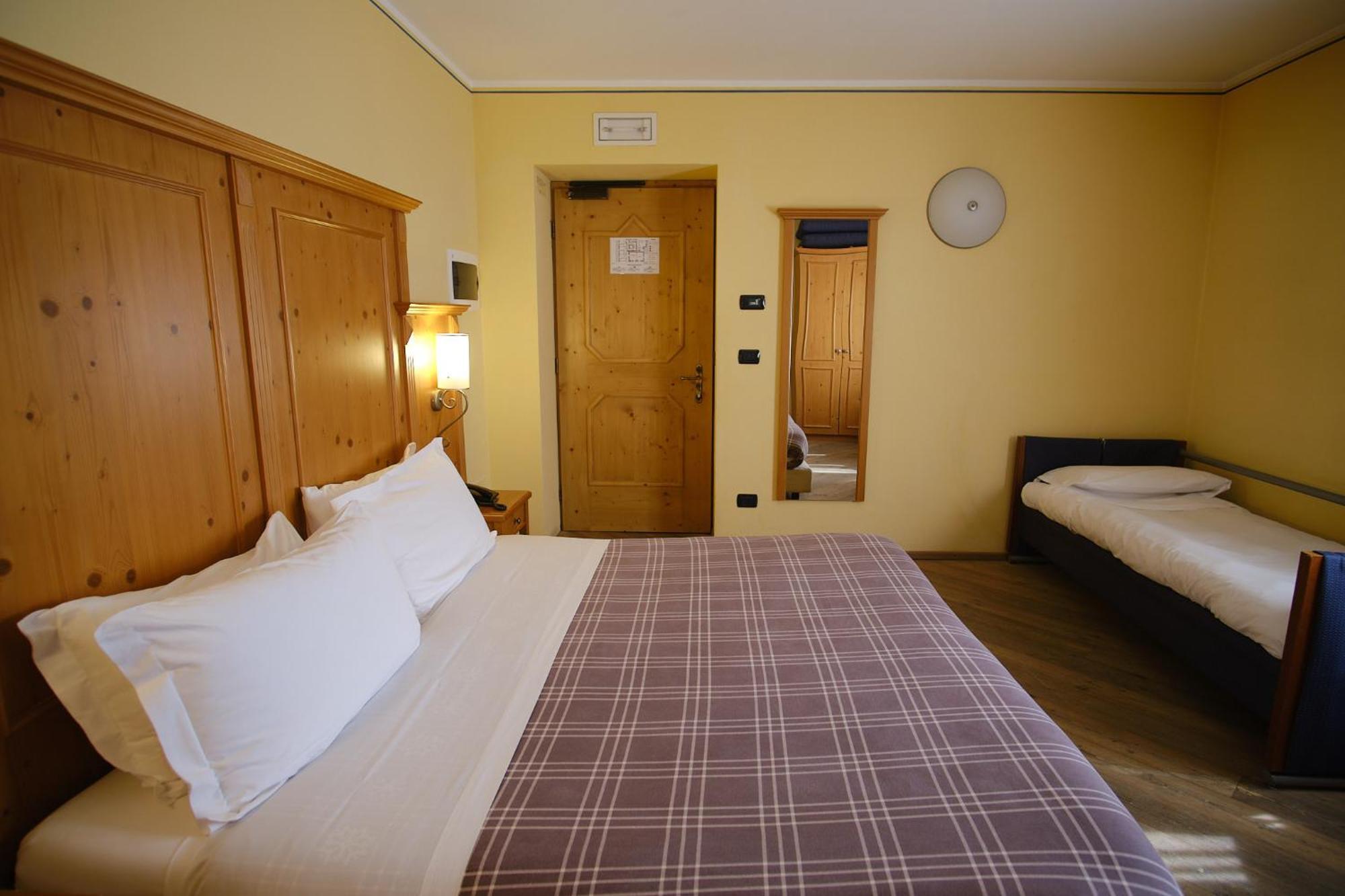 Hotel Bes & Spa Claviere Eksteriør bilde