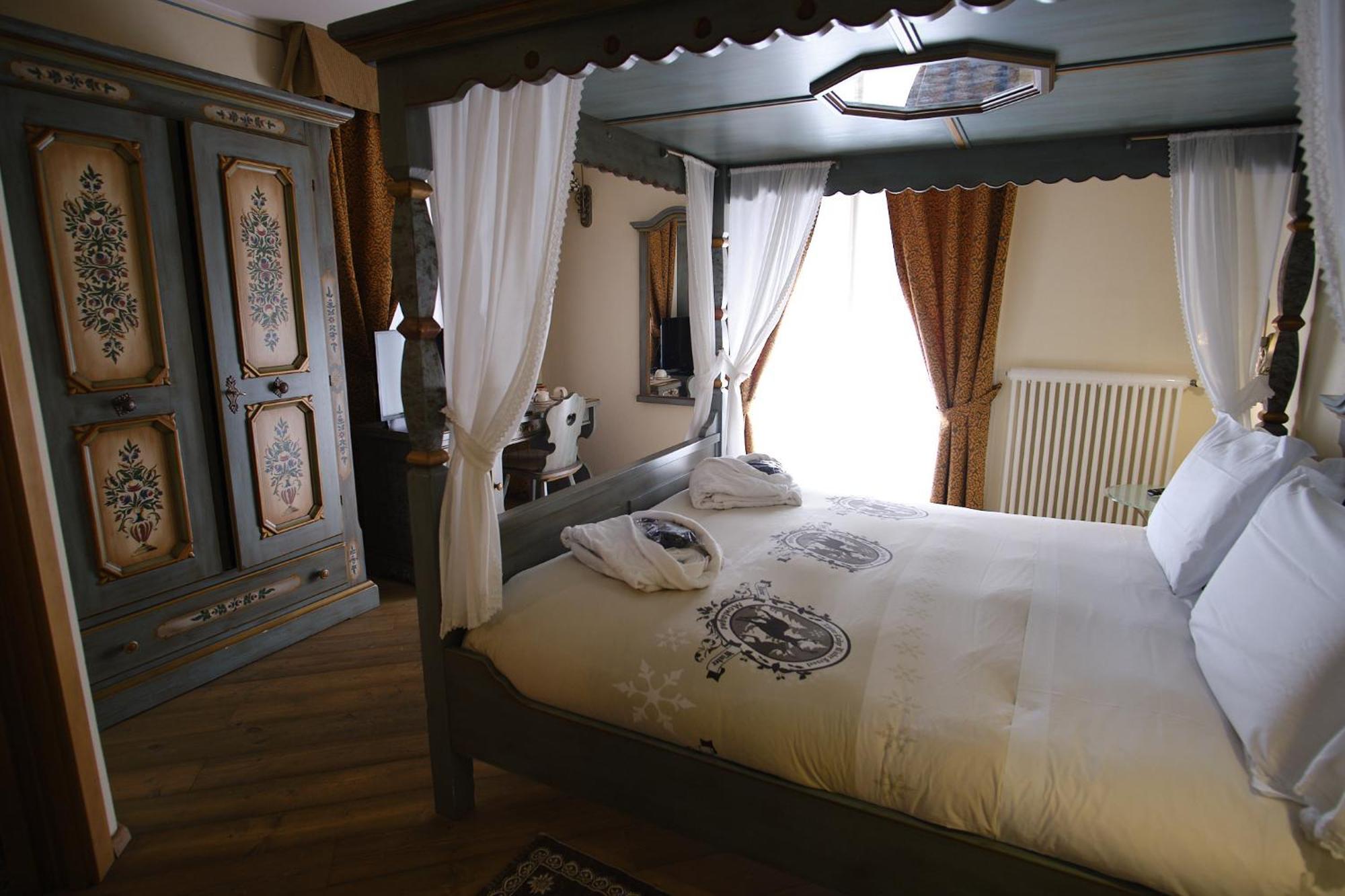 Hotel Bes & Spa Claviere Eksteriør bilde