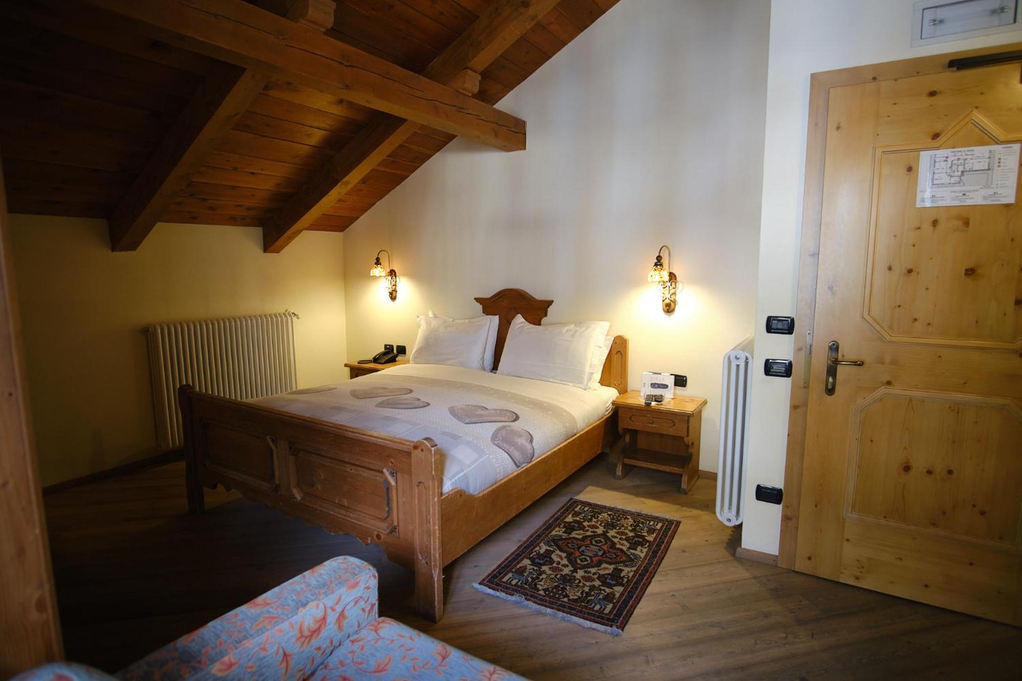 Hotel Bes & Spa Claviere Eksteriør bilde